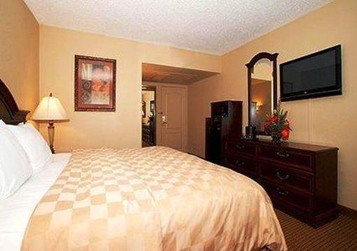 фото отеля Clarion Inn Garden City
