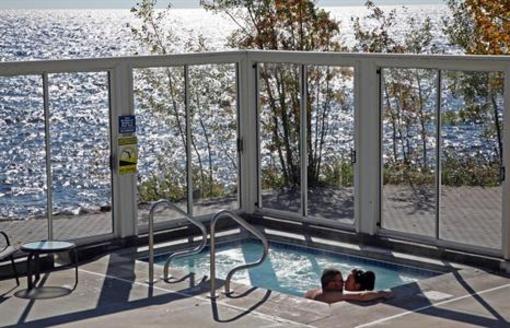 фото отеля Bluefin Bay on Lake Superior