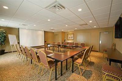 фото отеля Hampton Inn & Suites West Bend