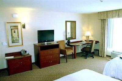 фото отеля Hampton Inn & Suites West Bend