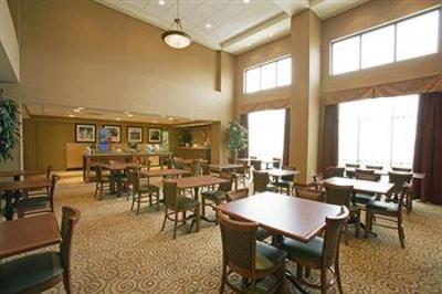 фото отеля Hampton Inn & Suites West Bend