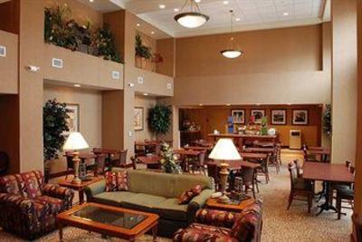 фото отеля Hampton Inn & Suites West Bend