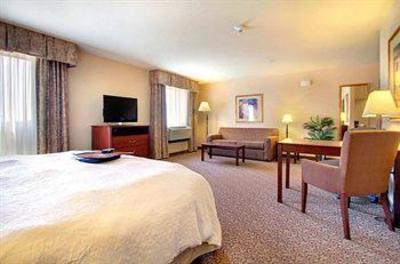 фото отеля Hampton Inn & Suites West Bend