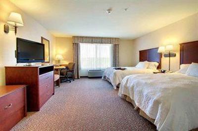 фото отеля Hampton Inn & Suites West Bend