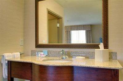 фото отеля Hampton Inn & Suites West Bend