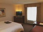 фото отеля Hampton Inn & Suites West Bend
