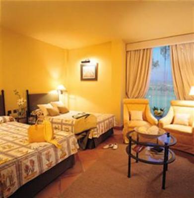 фото отеля Torremirona Golf & Spa Resort