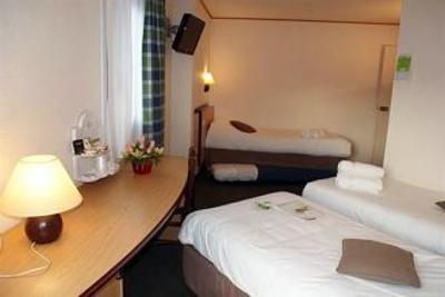 фото отеля Campanile Paris Ouest Chaville Hotel