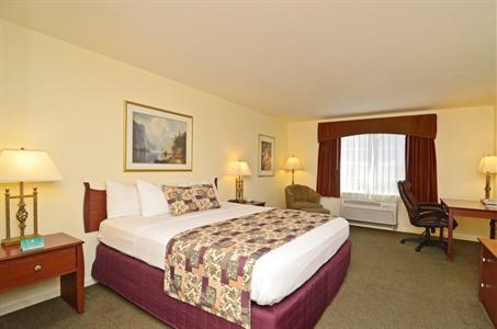 фото отеля BEST WESTERN PLUS Cedar Inn & Suites