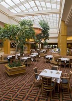 фото отеля Doubletree Hotel Colorado Springs World Arena