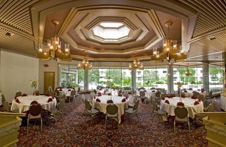 фото отеля Doubletree Hotel Colorado Springs World Arena
