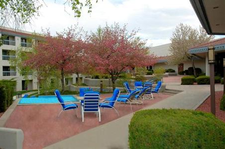 фото отеля Doubletree Hotel Colorado Springs World Arena