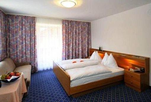 фото отеля Hotel Lamm Naturno