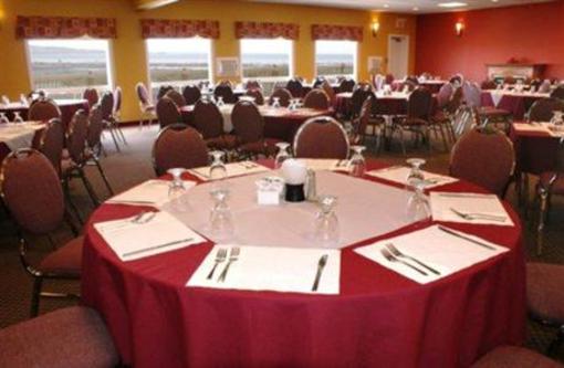 фото отеля Shallow Bay Motel & Cabins Conference Centre