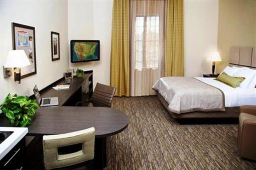 фото отеля Candlewood Suites Denver Northeast Brighton