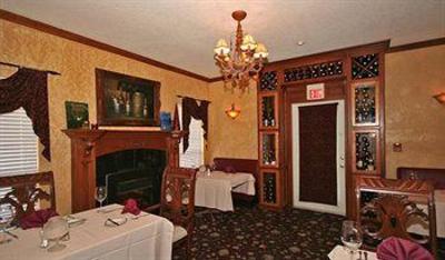 фото отеля Whispering Pines Bed and Breakfast