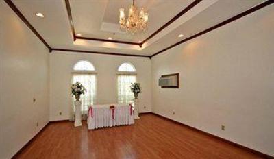 фото отеля Whispering Pines Bed and Breakfast