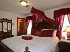 фото отеля Whispering Pines Bed and Breakfast