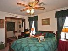 фото отеля Whispering Pines Bed and Breakfast