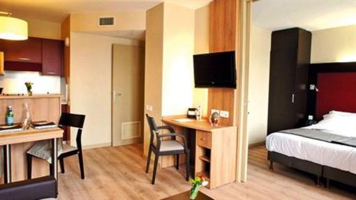 фото отеля Park & Suites Apparthotel Prestige Geneve Divonne-les-Bains