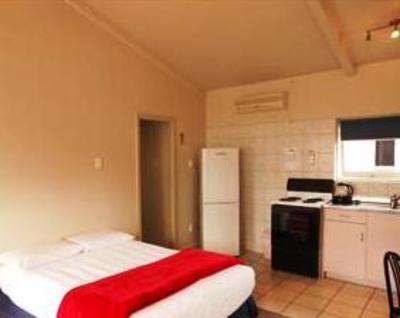 фото отеля Jack & Di's Waiteti Lakefront Motel