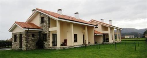 фото отеля Apartamentos El Regueirin 2