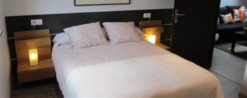 фото отеля Apartamentos El Regueirin 2