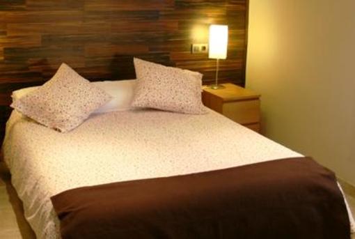 фото отеля Apartamentos El Regueirin 2