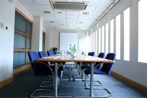 фото отеля Holiday Inn Edinburgh City - West