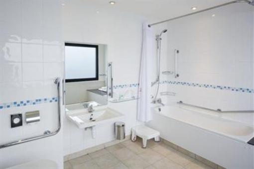 фото отеля Holiday Inn Edinburgh City - West