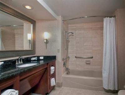 фото отеля Embassy Suites Hotel Crystal City-National Airport