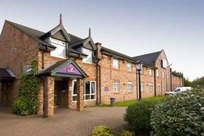 фото отеля Premier Inn Sale (England)