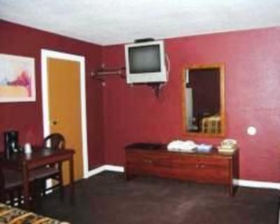 фото отеля Plaza Motel Medford