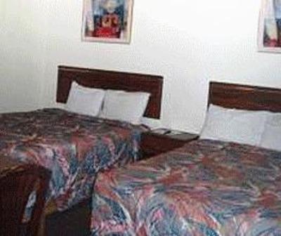 фото отеля Plaza Motel Medford