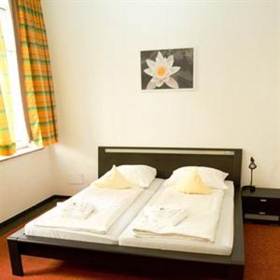 фото отеля Hotel Restaurant Goldener Hahn