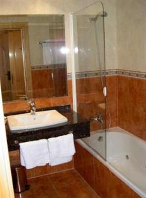фото отеля Manrique de Lara Hotel San Leonardo de Yague
