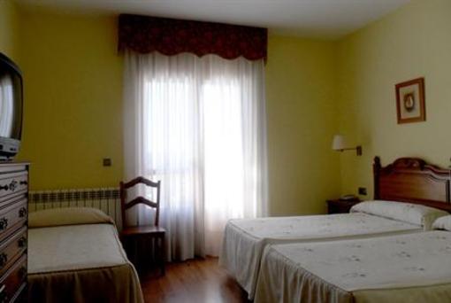 фото отеля Manrique de Lara Hotel San Leonardo de Yague