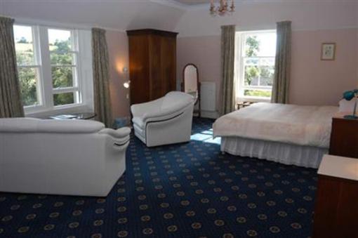 фото отеля Whitchester Christian Guest House & Retreat