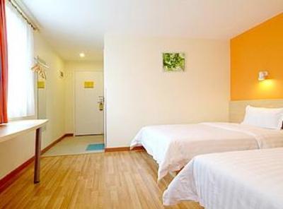 фото отеля 7 Days Inn Wuhan Honggangcheng