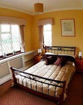 фото отеля Elmcroft Guest House Epping