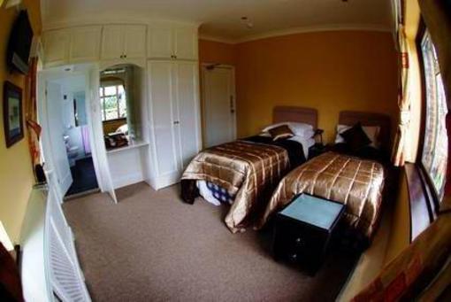 фото отеля Elmcroft Guest House Epping
