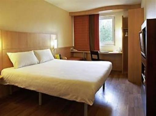 фото отеля Ibis Hotel Barking London