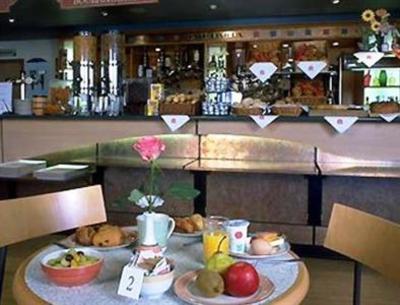 фото отеля Ibis Hotel Barking London