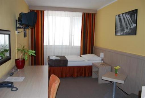 фото отеля Hotel Krystal Hodonin