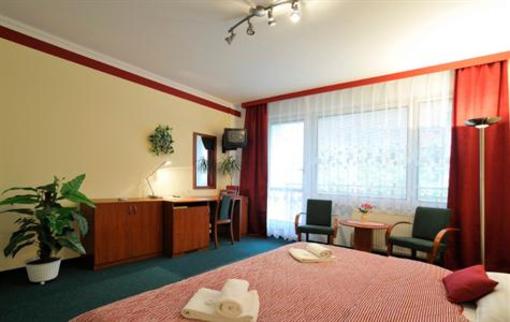 фото отеля Hotel Krystal Hodonin