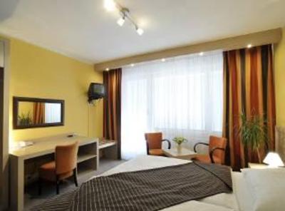 фото отеля Hotel Krystal Hodonin