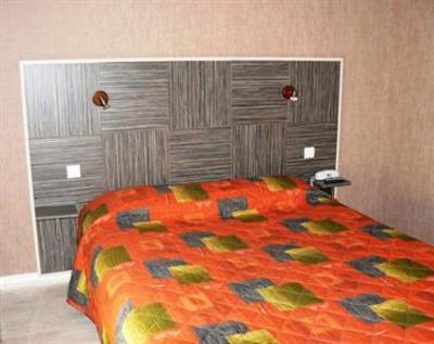 фото отеля Hotel Du Commerce Cholet
