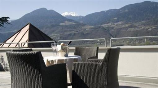 фото отеля Poggio Antico Apartments Monte San Vito