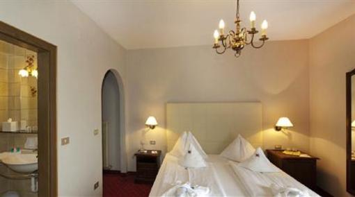 фото отеля Poggio Antico Apartments Monte San Vito