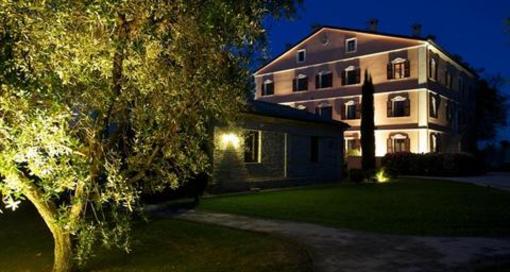 фото отеля Poggio Antico Apartments Monte San Vito